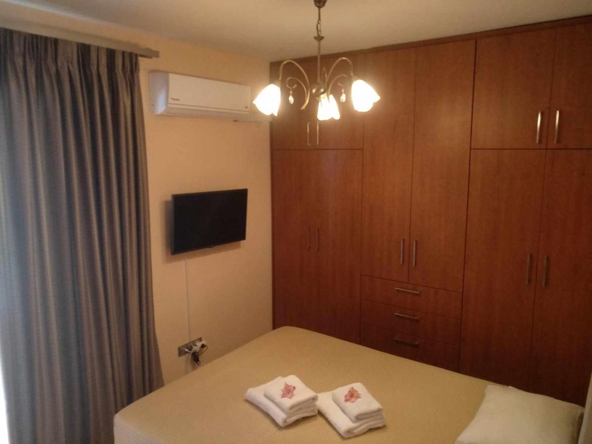 Villa Avatos - Near To The Port Of Rafina And The Airport Of Athens Agios Spyridon  外观 照片